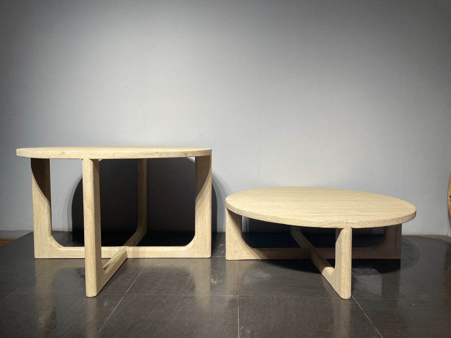 RW rundt alm spisebord