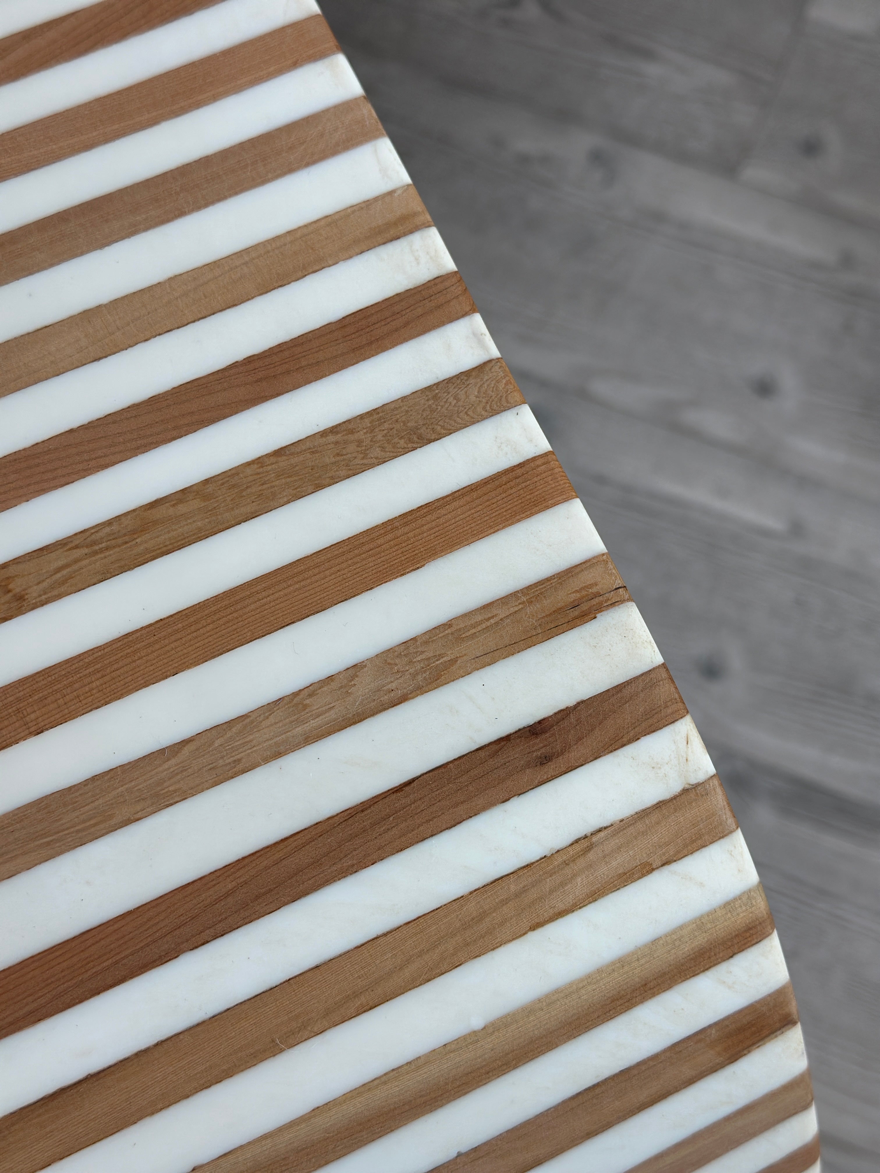 Valnøtt og harpiks konsollbord