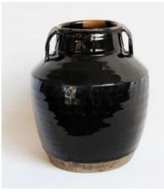 Kimchi sort glasert krukke med håndtak