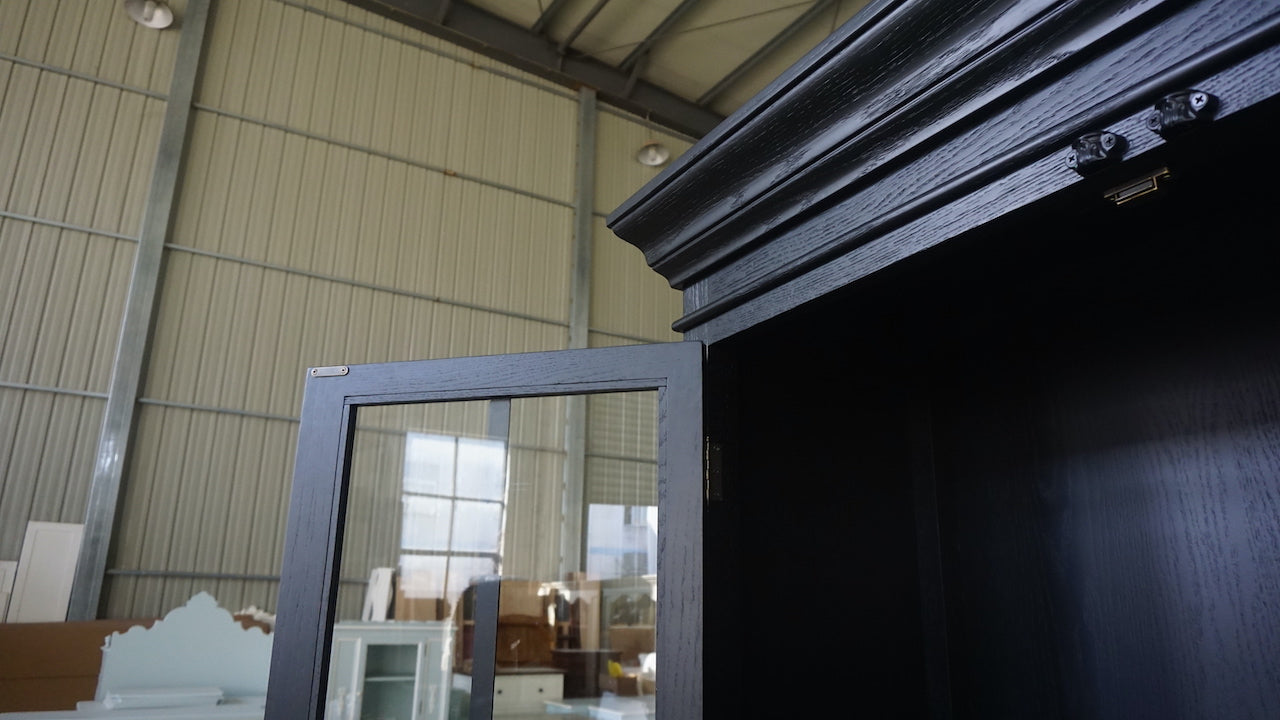 Black Oak vitrineskap