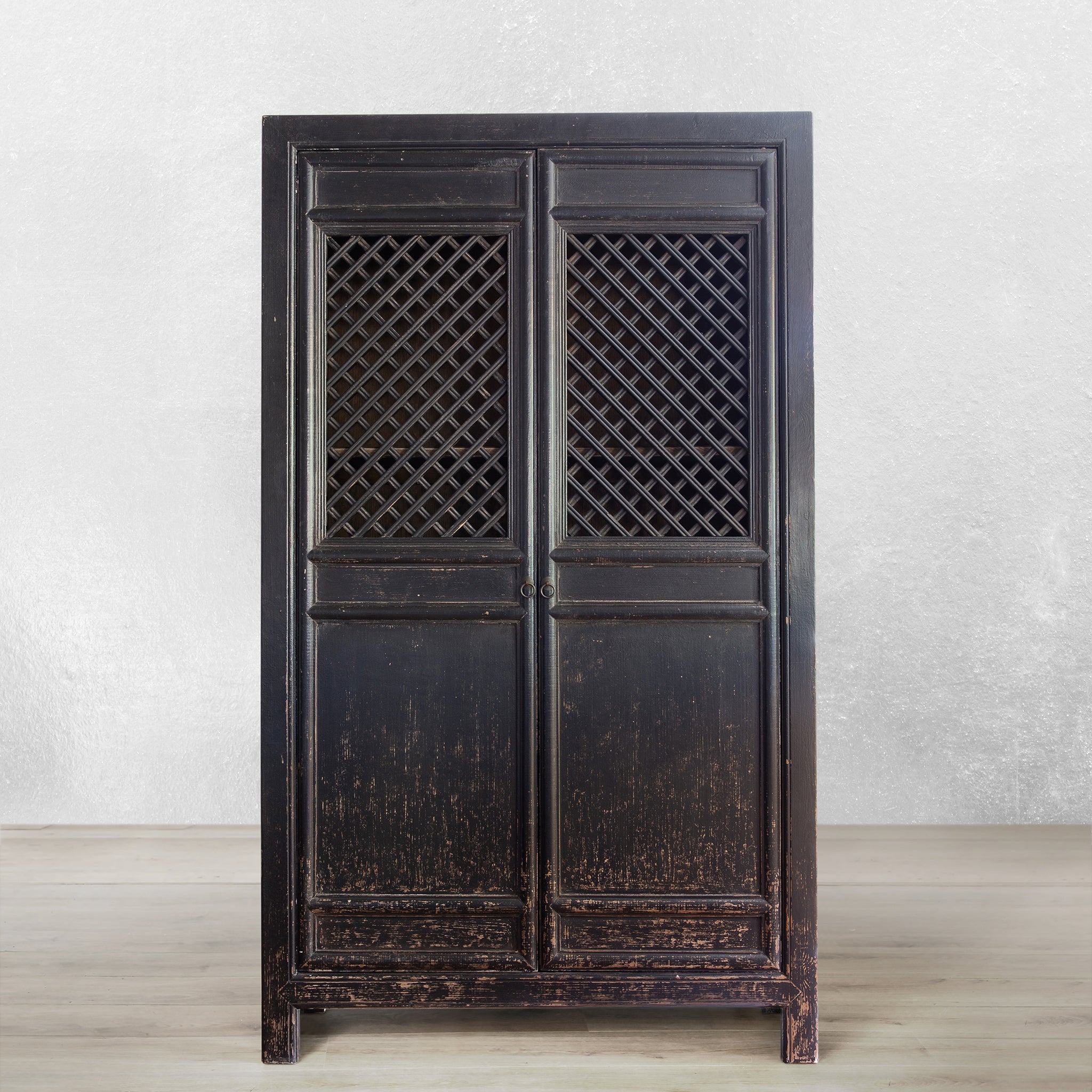 Skap - Distressed Reclaimed Wood
