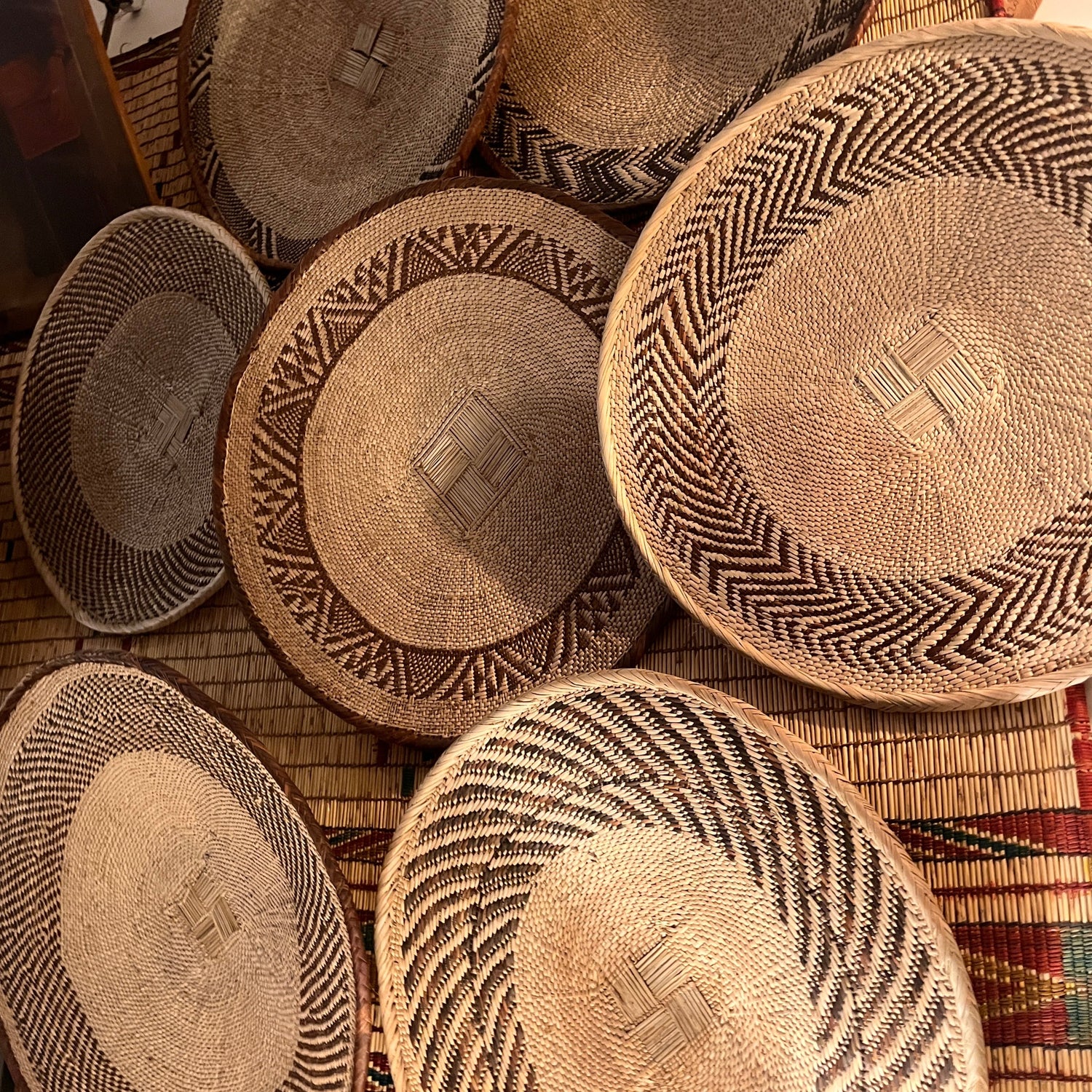 Afrikansk raffia fat