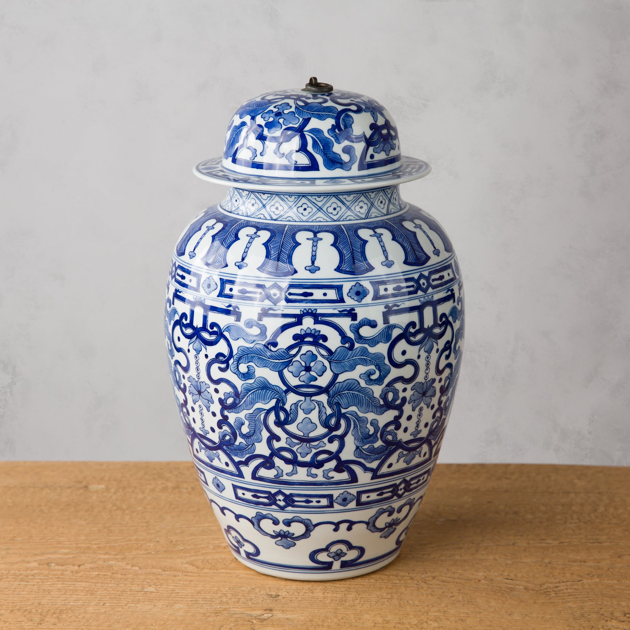 Chinoiserie krukke med lokk