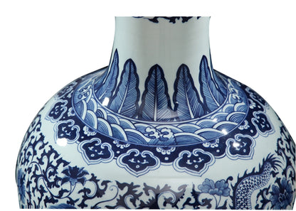 Chinoiserie vase