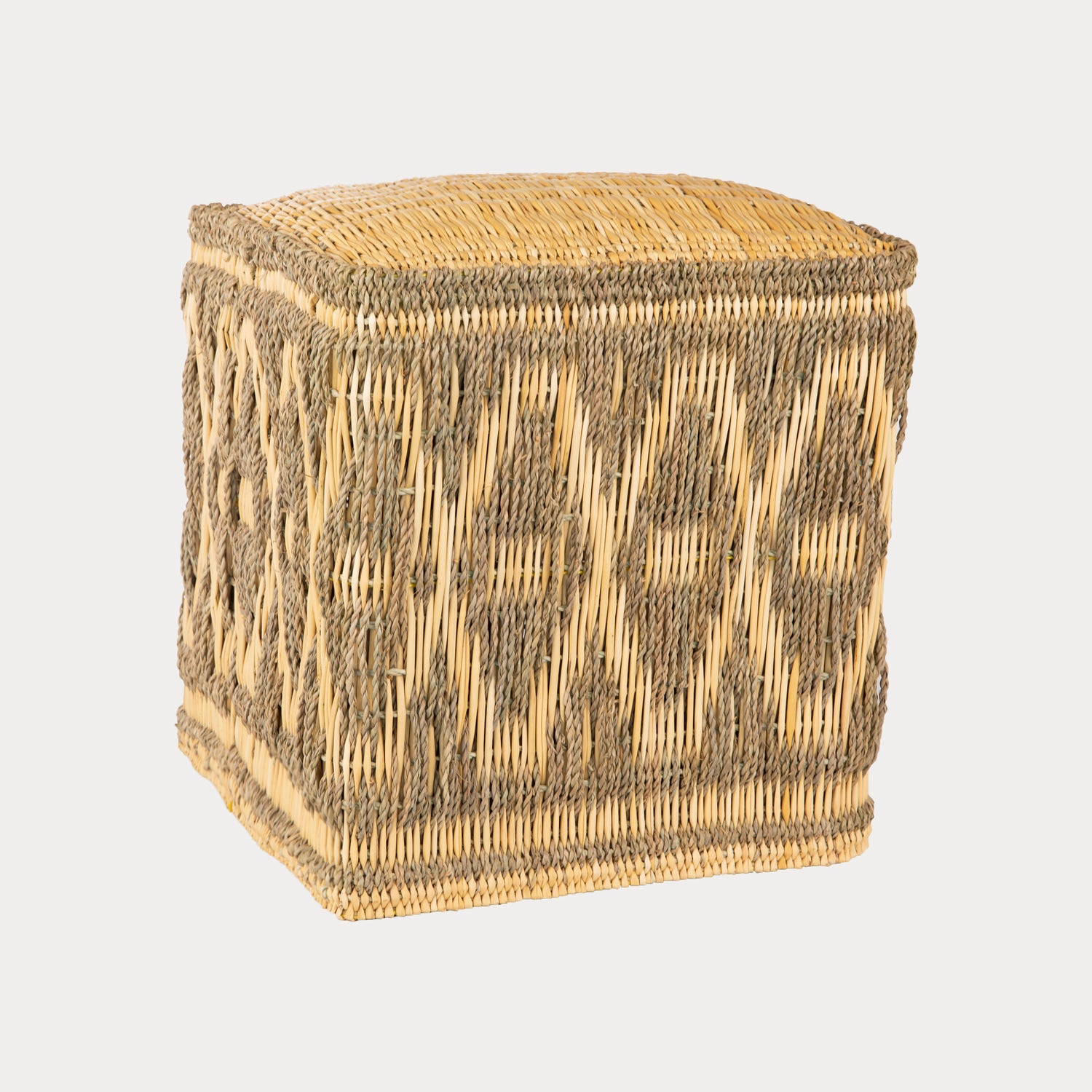 Raffia puff