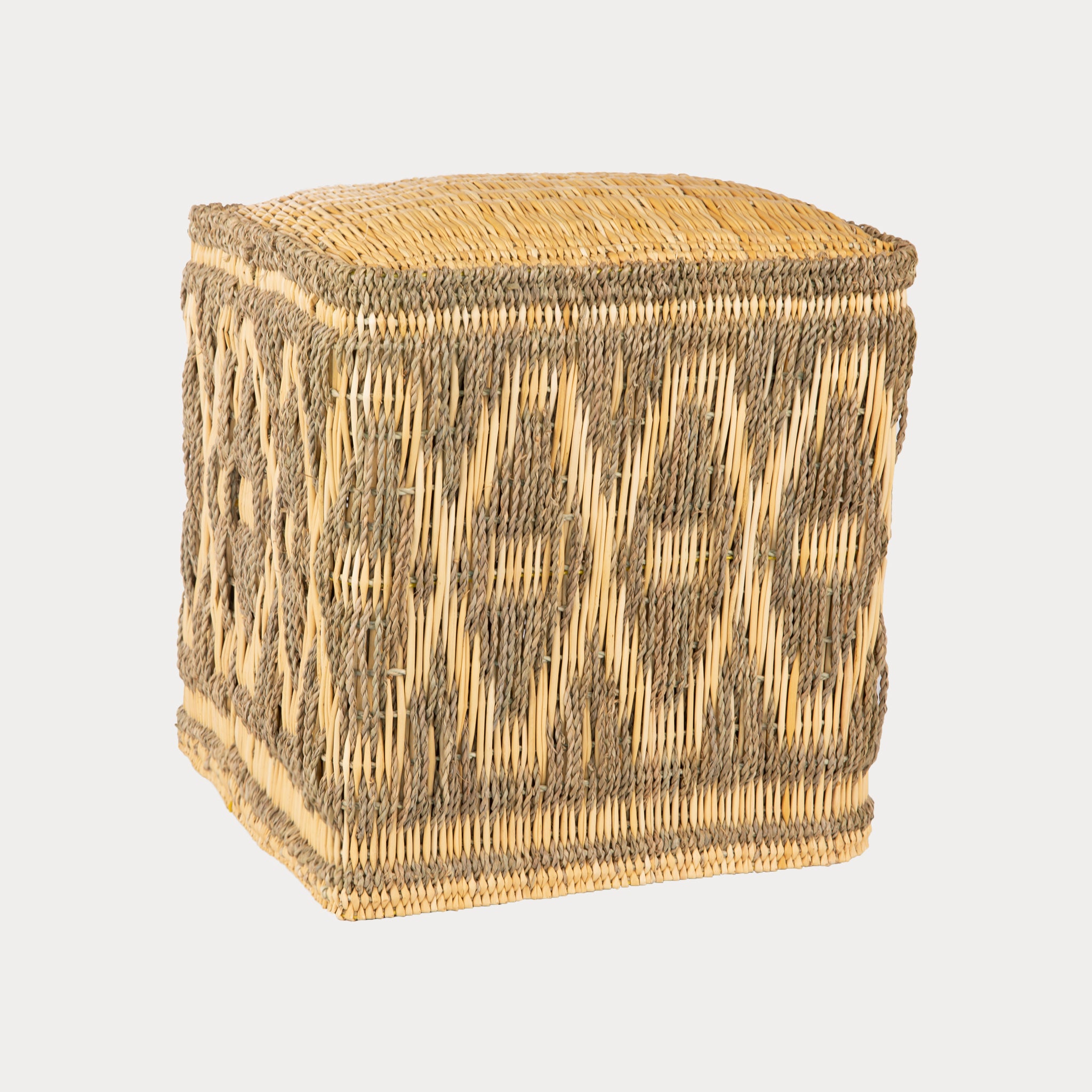 Raffia puff